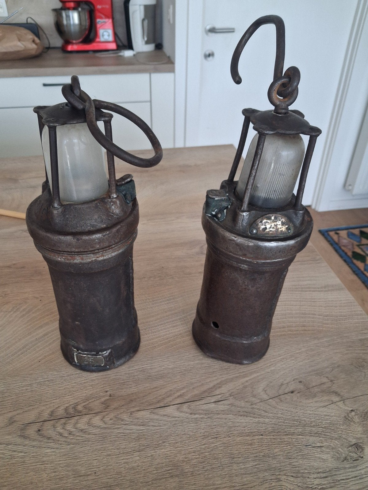 2 zeer oude mijnlampen, Antiquités & Art, Antiquités | Outils & Instruments, Enlèvement
