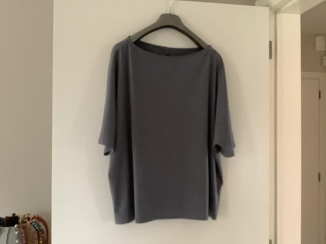 Grijs T-shirt bloesje als nieuw - XL, Kleding | Dames, T-shirts, Ophalen of Verzenden, Grijs