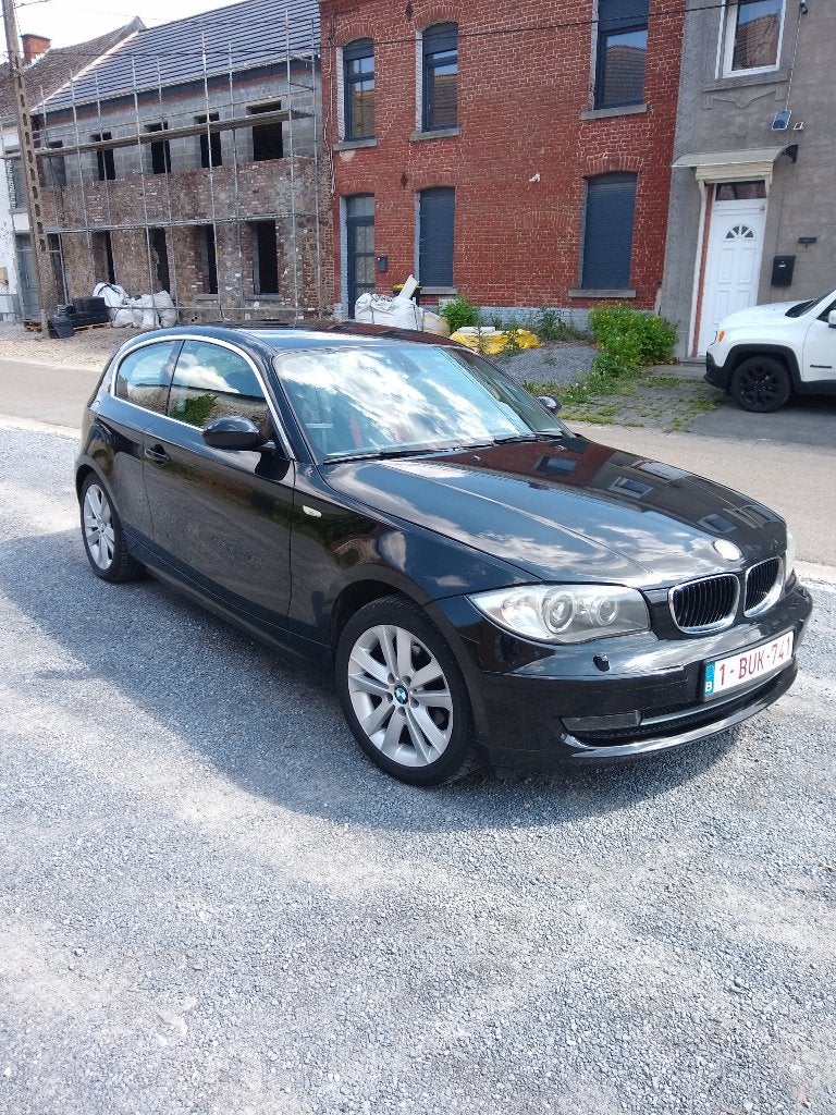 BMW série 1, 90 kW, Achat, Boîte manuelle, Noir