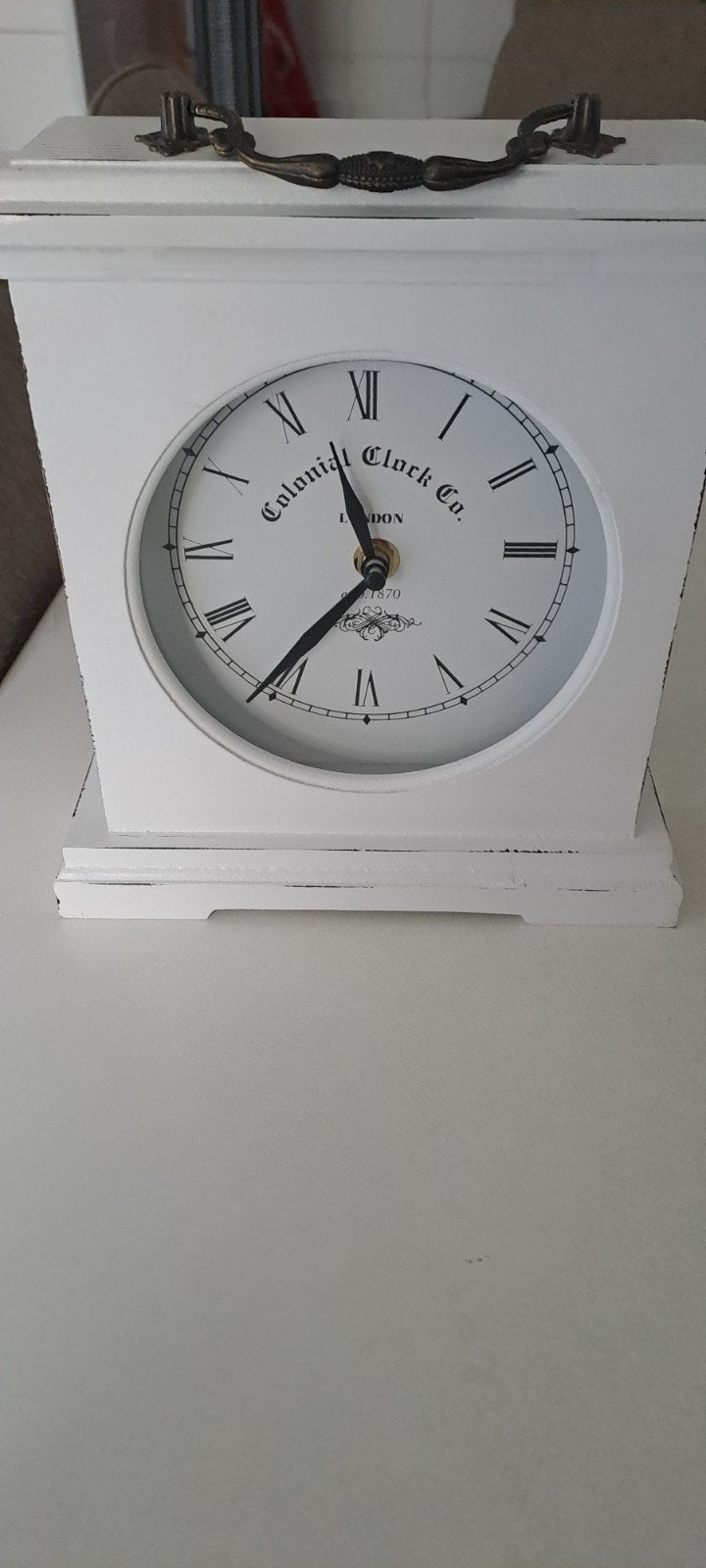 Mooi witte Houten klok., Ophalen
