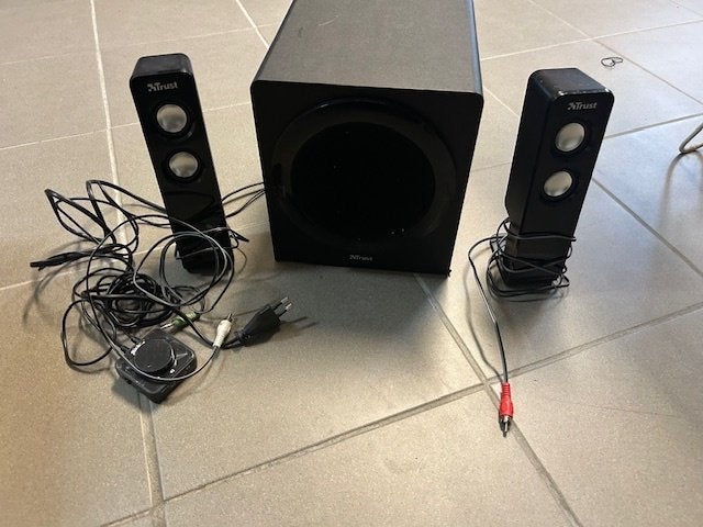 Haut-parleurs Trust SoundForce Vivo 2.1 pour PC, Informatique & Logiciels, Enceintes Pc, Enlèvement ou Envoi, Utilisé