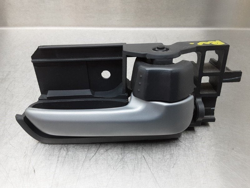 POIGNEE EXTERIEURE AVANT DROITE Suzuki Alto (|8311075JO|), Utilisé, Avant, Suzuki