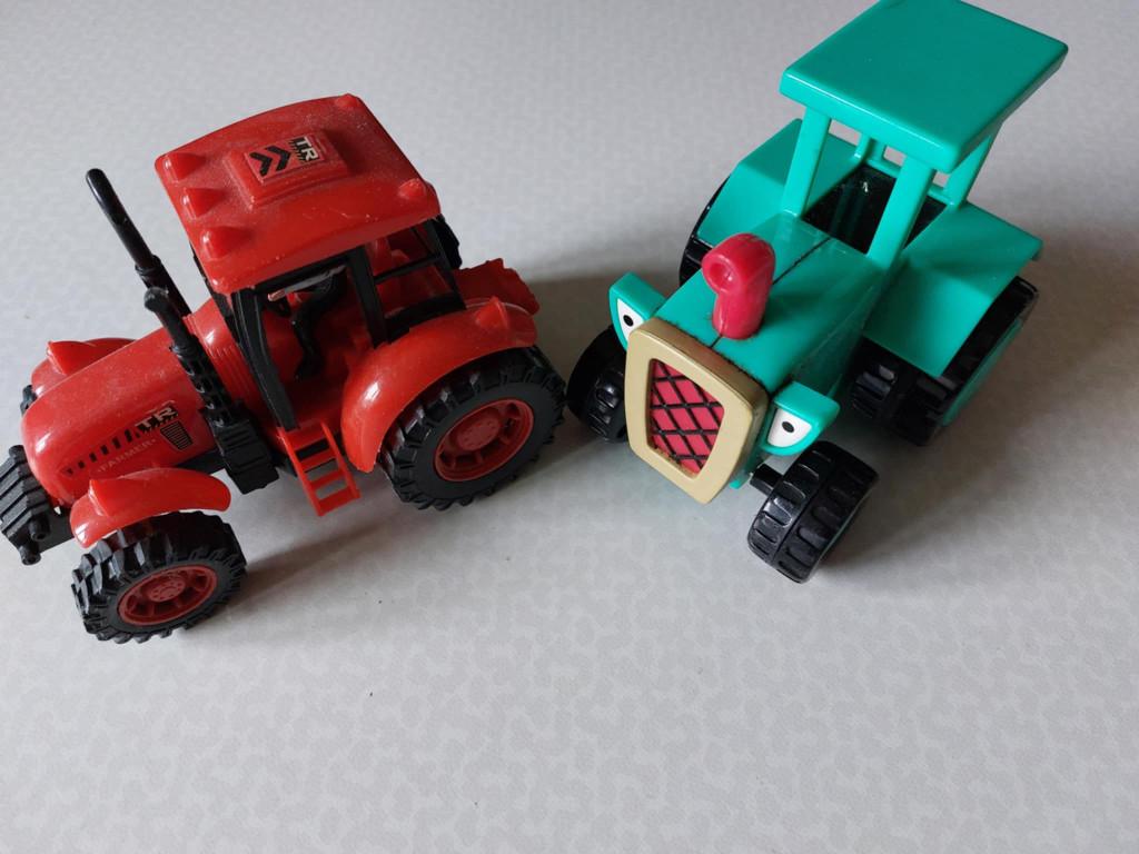 Tractor's 1 € stuk -Tractor en aanhangwagen 2 €, Ophalen, Zo goed als nieuw