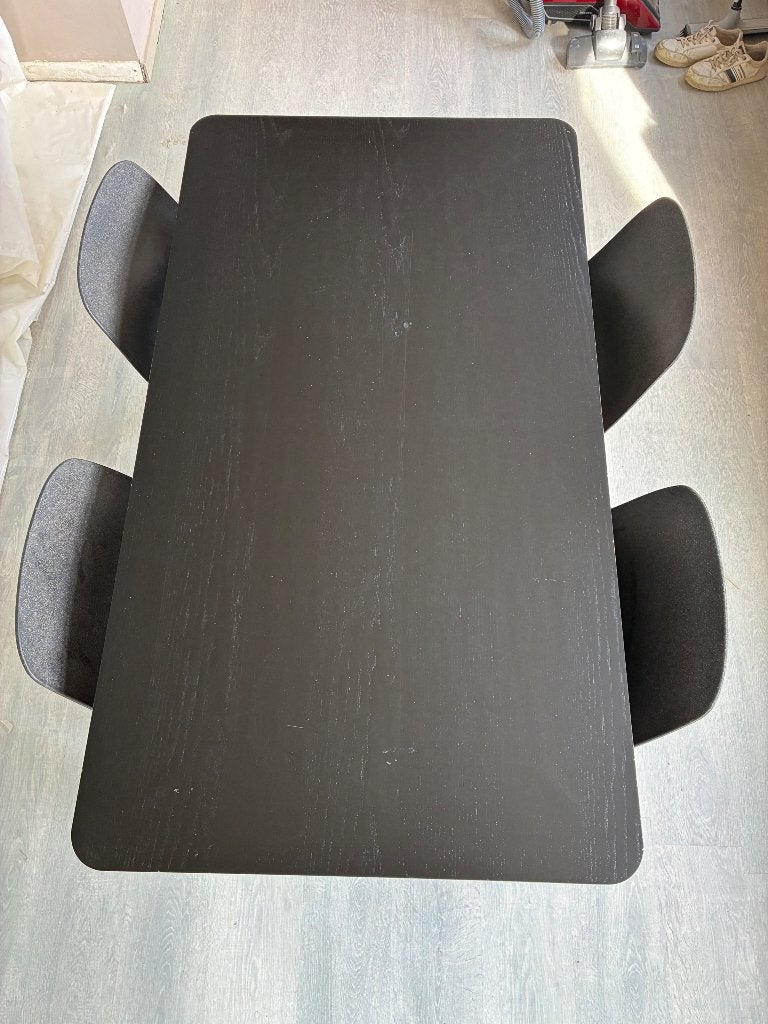 Table et 4 chaises noires, Enlèvement, Utilisé, Bois, Quatre