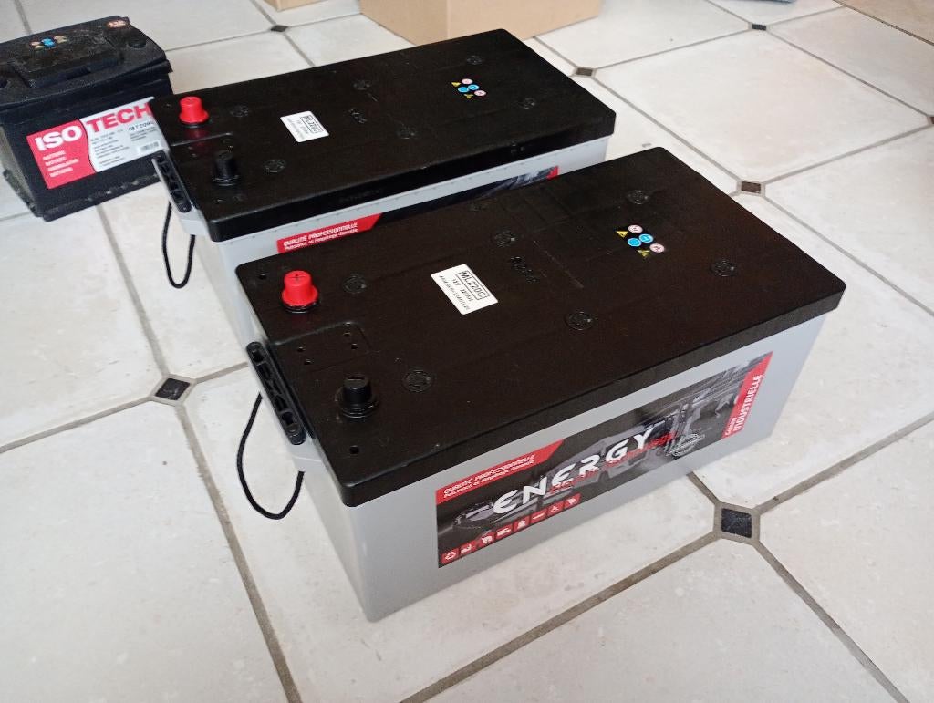 Lot 2 Batteries Energy ML220C AGM, Caravanes & Camping, Camping-car Accessoires, Enlèvement, Utilisé
