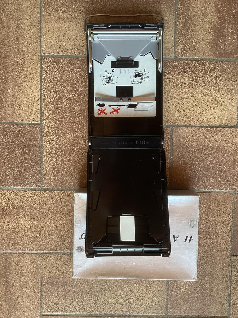 Magazine 100 pour le film Polaroid Hasselblad, Enlèvement, Polaroid