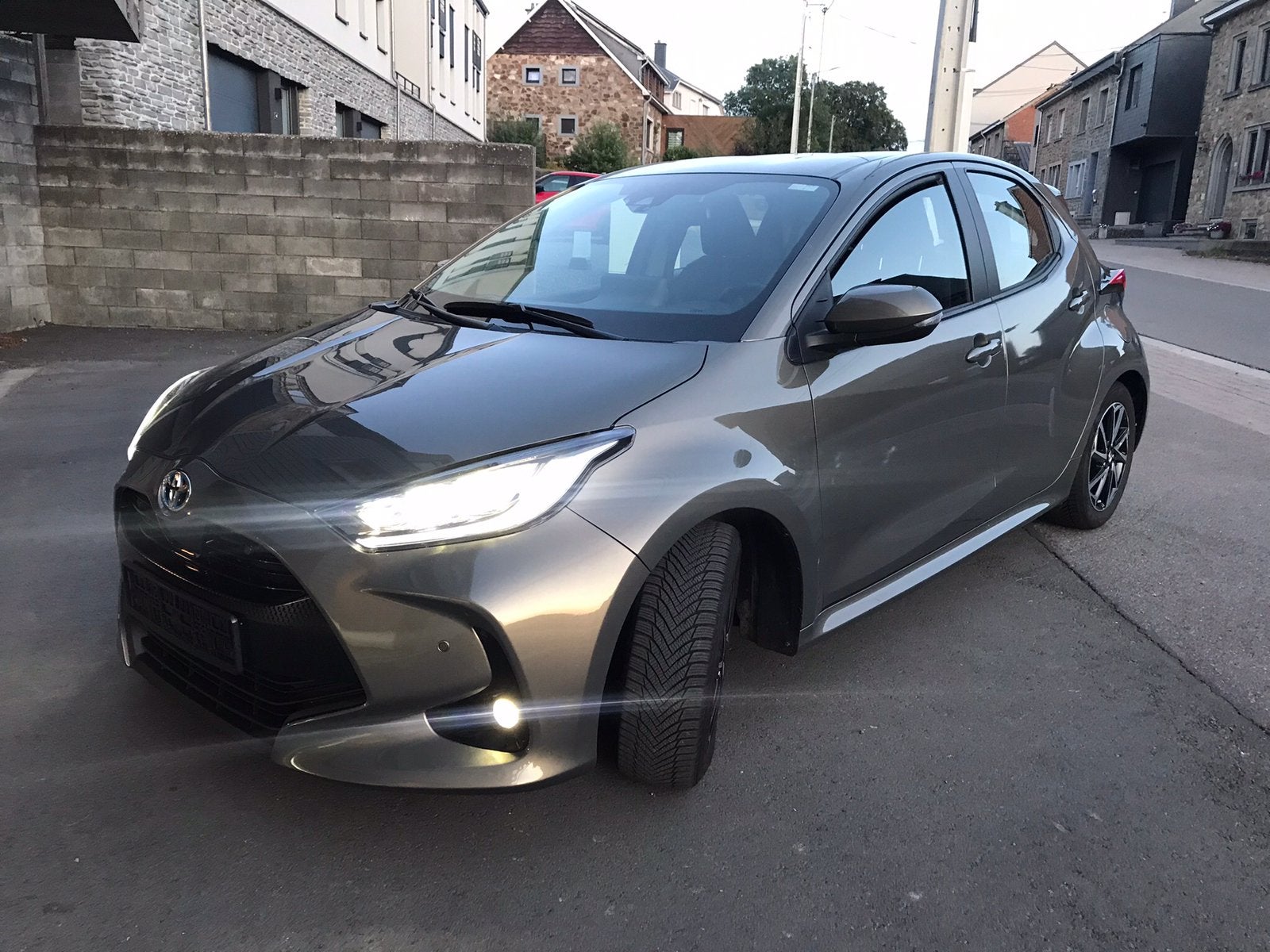 Toyota Yaris 1.5i. Hybrid. Euro 6d., Autos, Toyota, Autres couleurs, Noir, Automatique, Particulier