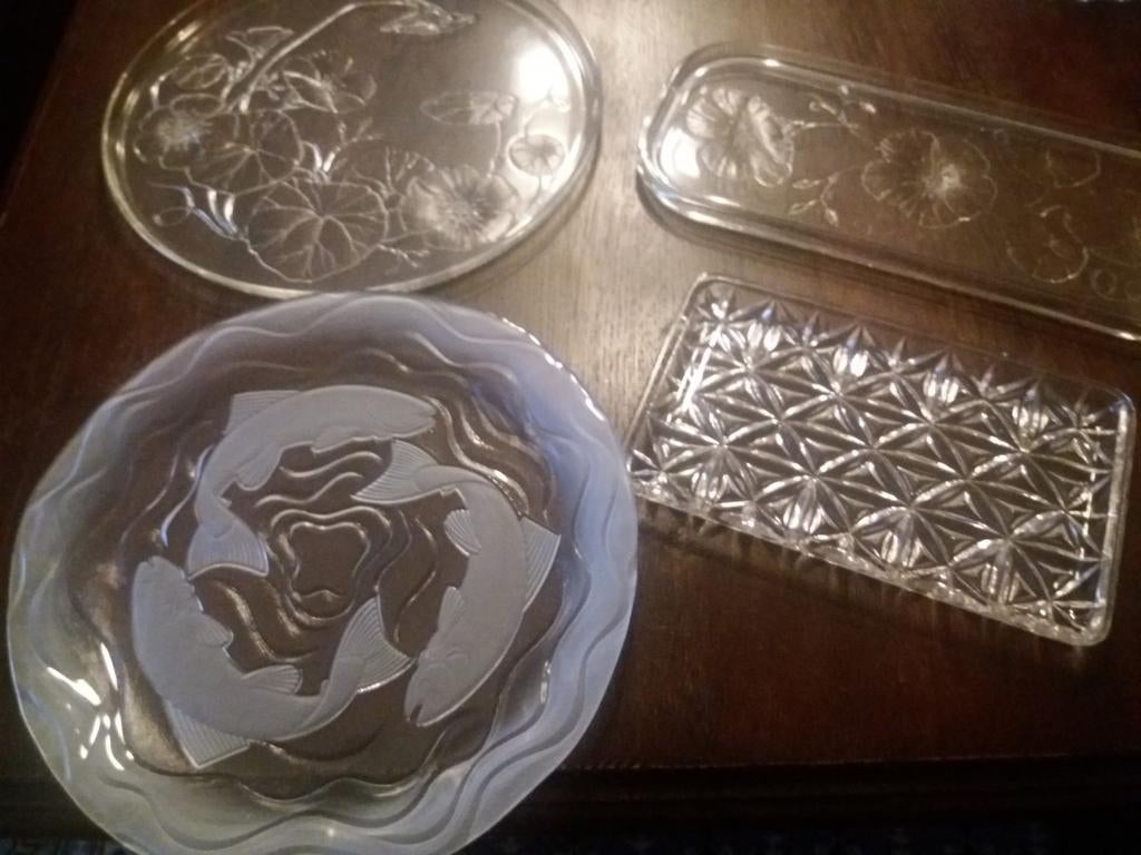4 très beaux plateaux de présentation e, Enlèvement ou Envoi