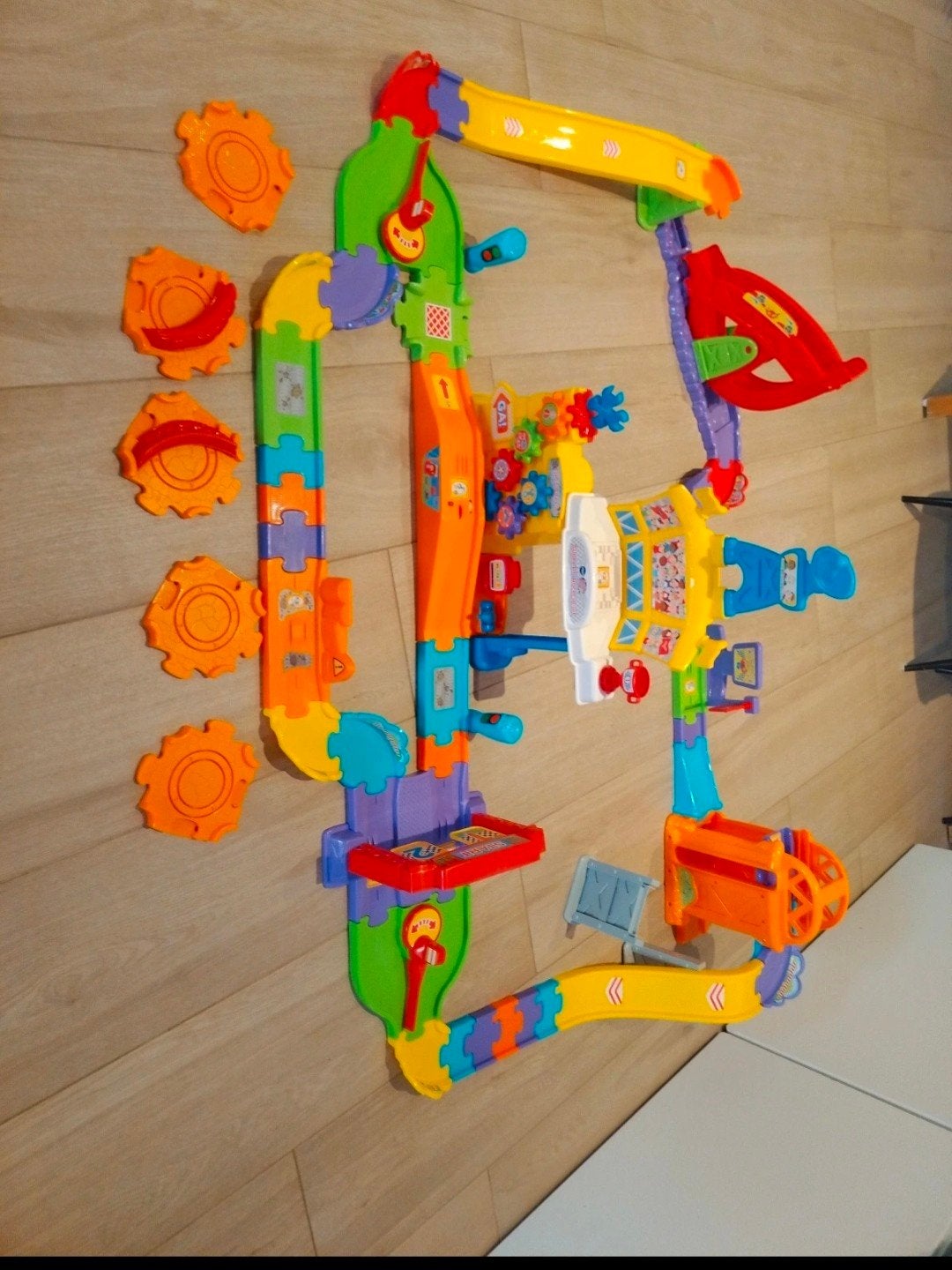toet toet auto's circuit van VTech, Enlèvement ou Envoi, Utilisé, 2 à 4 ans