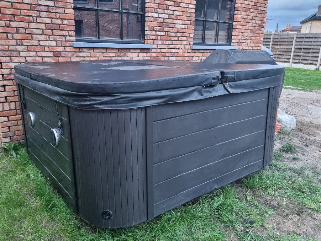 Jacuzzi te koop, Enlèvement, Comme neuf, Fixé
