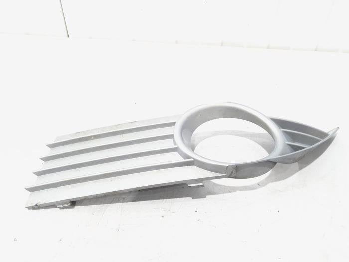 Plaque de protection feu antibrouillard gauche d'un Renault, Autos : Pièces & Accessoires, Éclairage, Renault, Utilisé, 3 mois de garantie