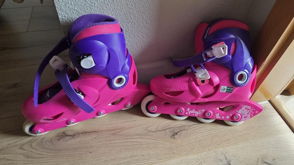 Vends rouler fille 34-36 +casque, Autres marques, Rollers 4 roues en ligne, Réglable, Enlèvement