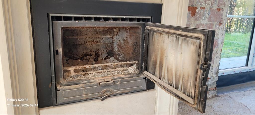 Cassette à bois gratuite à récupérer en raison de rénovation, Enlèvement