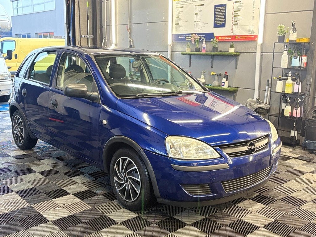 Opel corsa 1.5 benzine bj2003 manueel, Auto's, Voorwielaandrijving, https://public.car-pass.be/vhr/0a1b9389-fee6-412f-b25b-672fd1e365cb