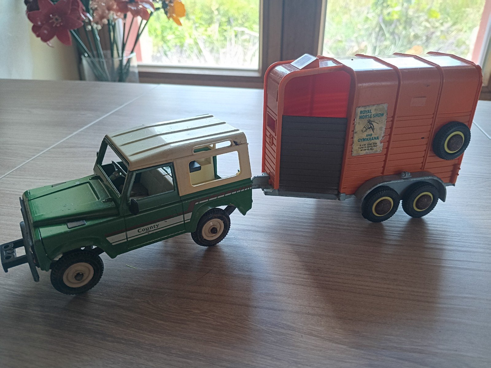 Britains  defender en trailer., Hobby en Vrije tijd, Modelauto's | 1:32, Ophalen of Verzenden, Britains
