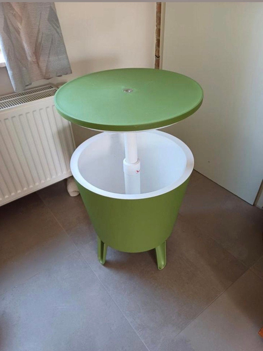 Keter Coolbar, Ophalen