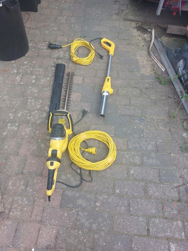 Haagschaar en onkruidbrander, Ophalen