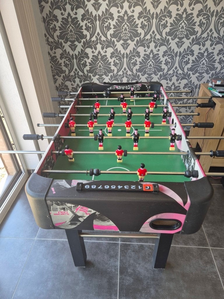 multi speeltafel 10 in 1. Af te halen Riemst, Enfants & Bébés, Jouets | Tables de football, Enlèvement, Comme neuf