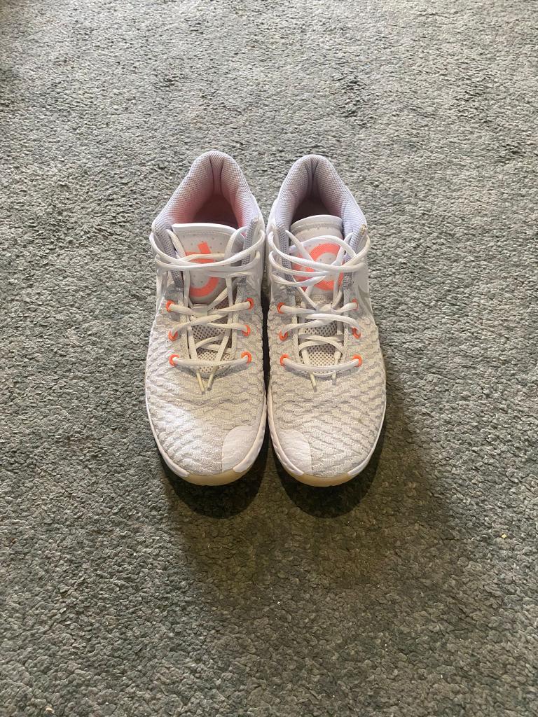 Nike KD basketschoenen 43, Sport en Fitness, Basketbal, Ophalen of Verzenden, Zo goed als nieuw, Schoenen