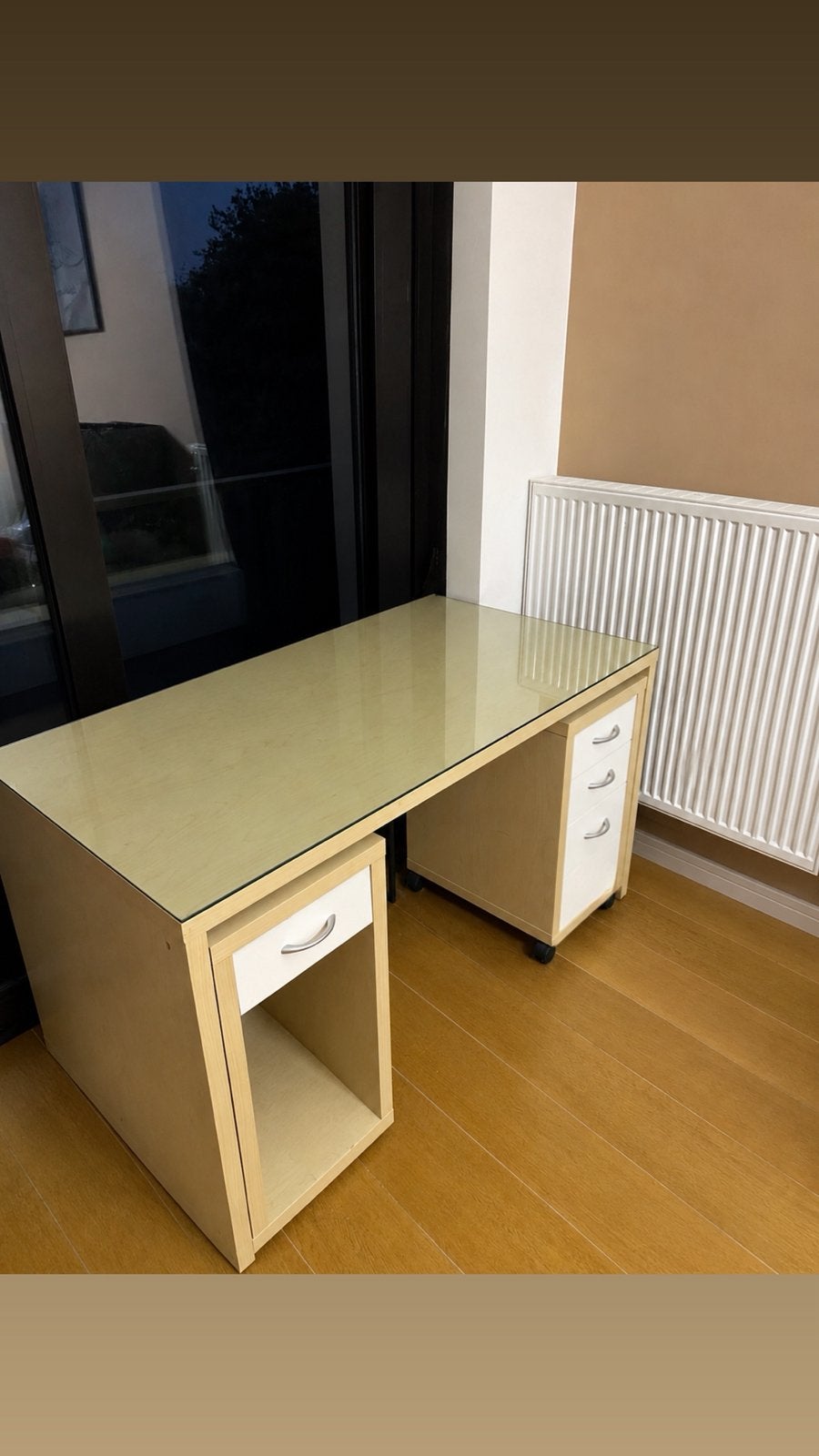 Houten bureau met een glazen blad, Enlèvement, Utilisé, Bureau d'écolier