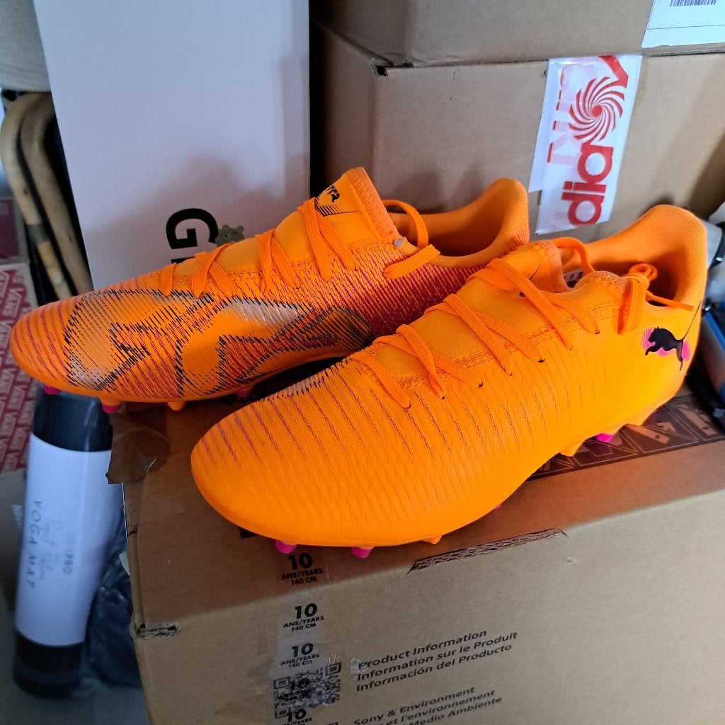 baskets chaussures de football Puma T 39 neuv, Sports & Fitness, Enlèvement ou Envoi, Neuf, Chaussures