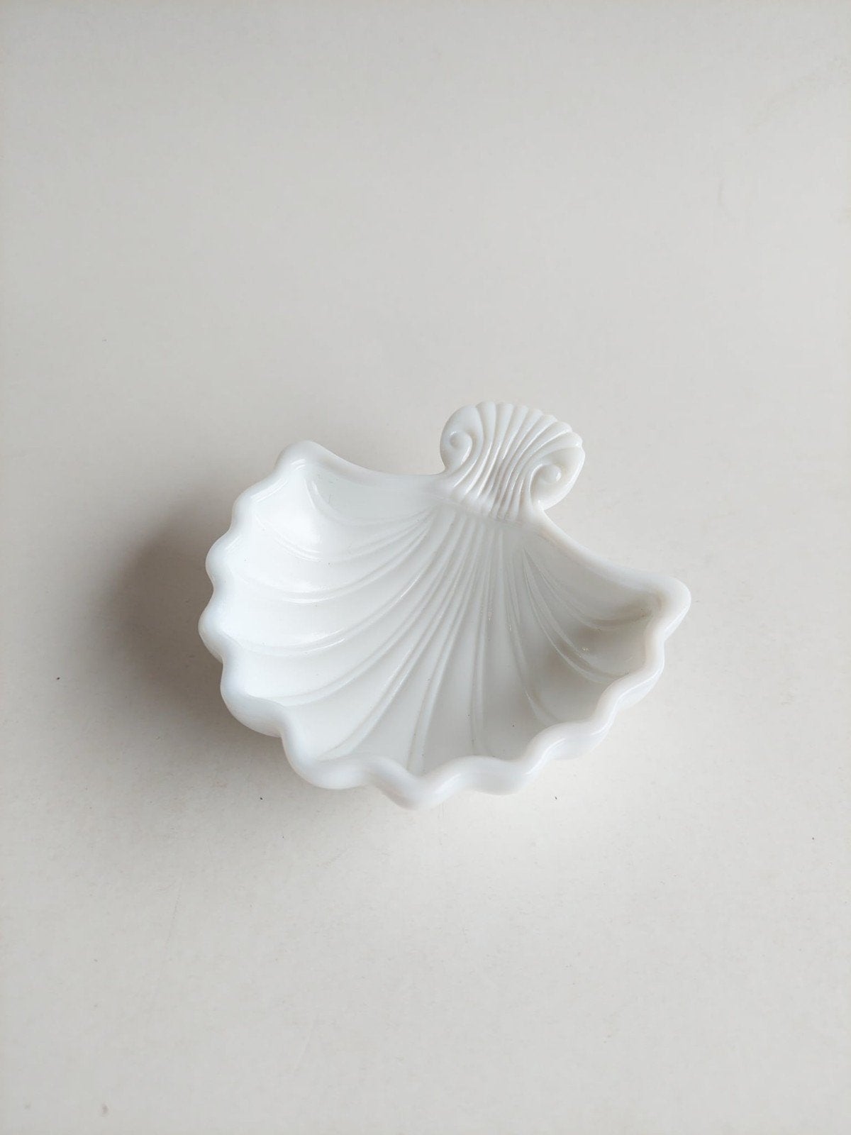 Avon wit melkglas/opaline zeepschaaltje schelp, Enlèvement