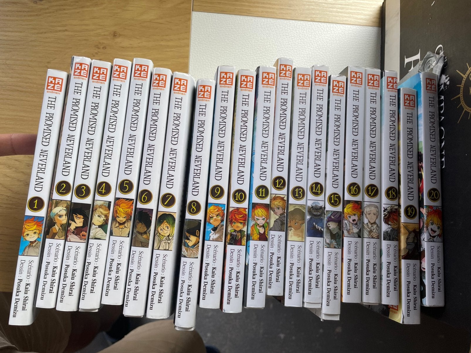 The promised neverland lot de 20 tomes intégrale 1 a 20, Enlèvement