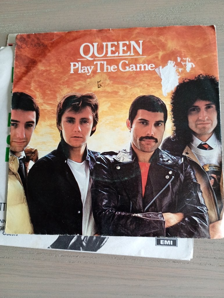 Queen - Play the game, Gebruikt, Verzenden, 7 inch, Fotohoes