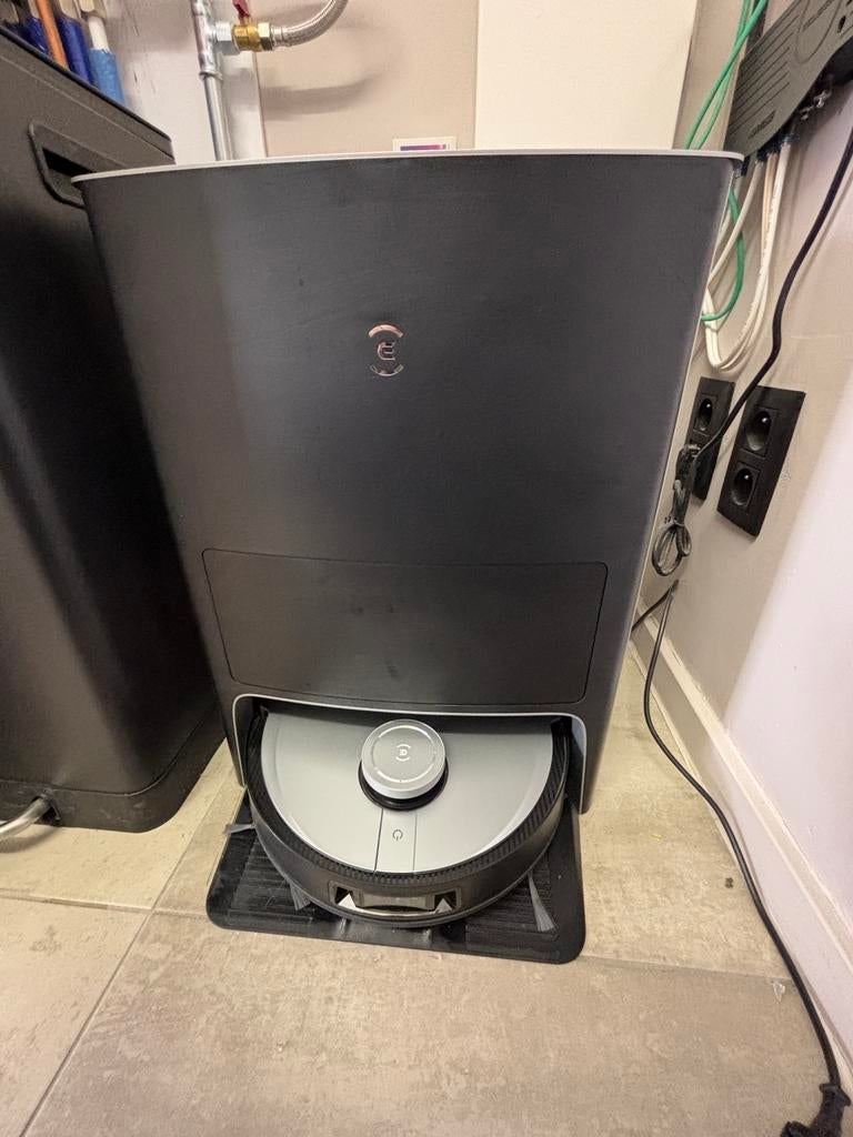 Deebot : aspirateur robot avec nettoyage humide/serpillière, Electroménager, Aspirateurs, Comme neuf, Aspirateur robot, Moins de 1 200 watts
