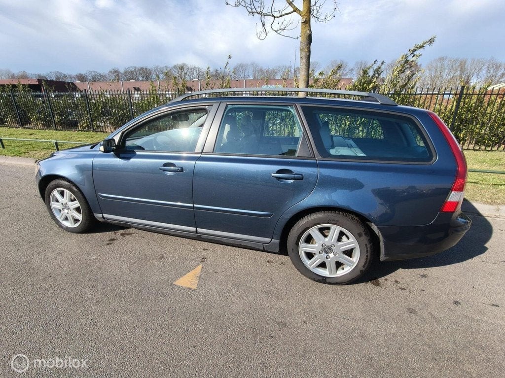 Volvo V50 2.4i Summum, 700 kg, Blauw, 1384 kg, Leder