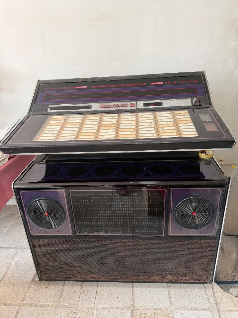 Juke-box merk Rockola, Enlèvement