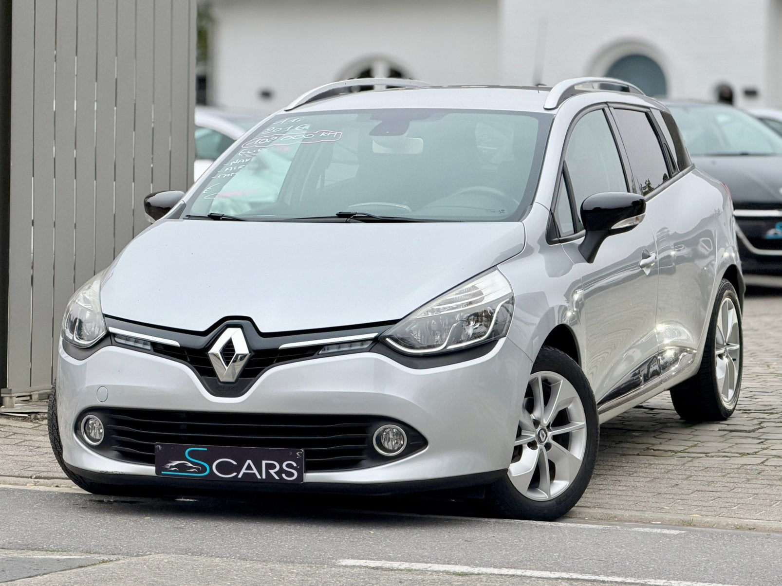 Renault Clio Tour 1.1i ** 2016 ** 102.000 km ** Camera **, Autos, Argent ou Gris, Achat, Euro 6, Entreprise