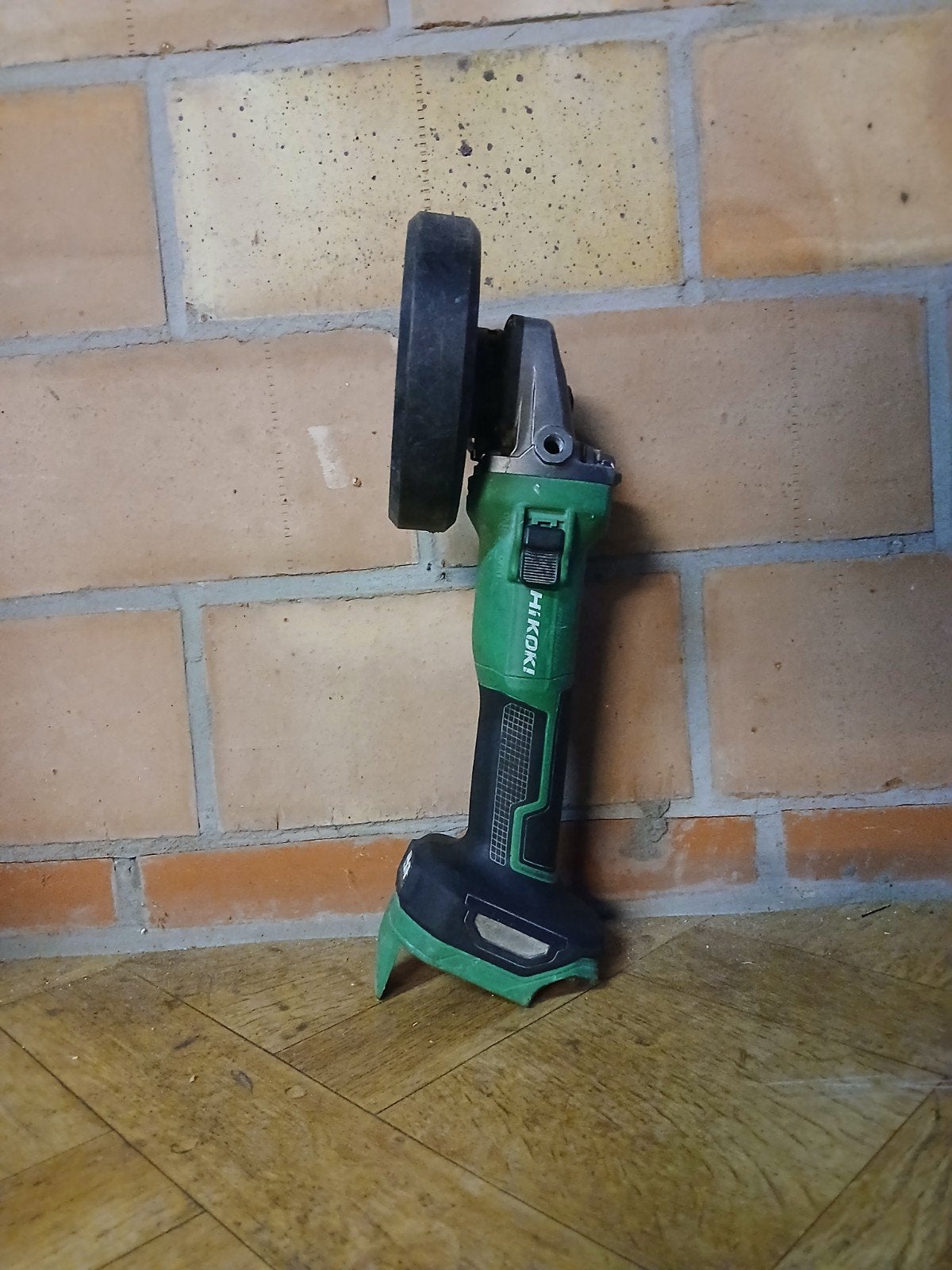 hikoki slijpmachine, Ophalen of Verzenden, Zo goed als nieuw, Haakse handslijpmachine