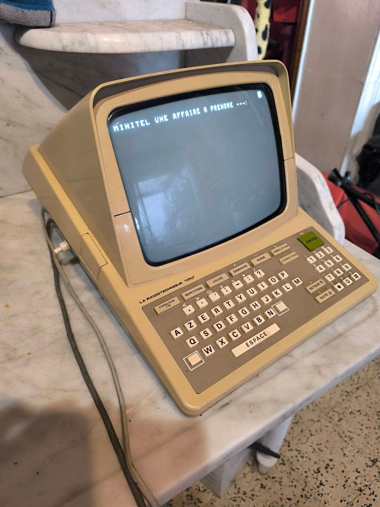 Ancien minitel Collection Vintage modifiable bartop arcade, Enlèvement ou Envoi
