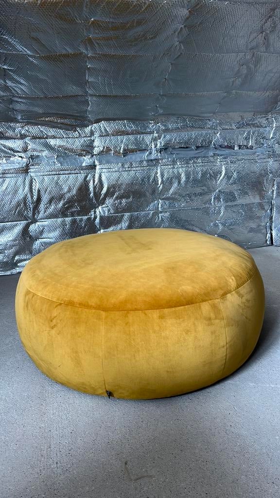 Velvet poef, Huis en Inrichting, Ophalen, Gebruikt, Stof
