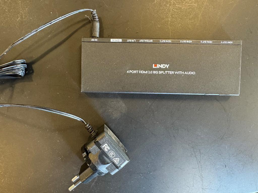 Lindy 38231 4 Port HDMI 2.0 18G Splitter met audio, Ophalen of Verzenden, Zo goed als nieuw, Minder dan 2 meter, Overige kabels