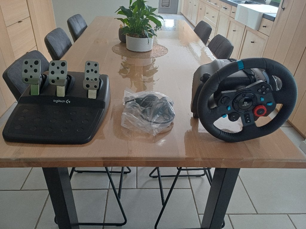 Race stuur Logitec G29 + staander, Ophalen, Zo goed als nieuw, Logitech