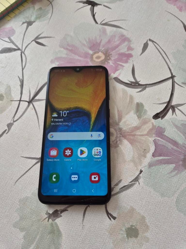 Samsung Galaxy A20e. Pas de coursier ou de faux, Enlèvement