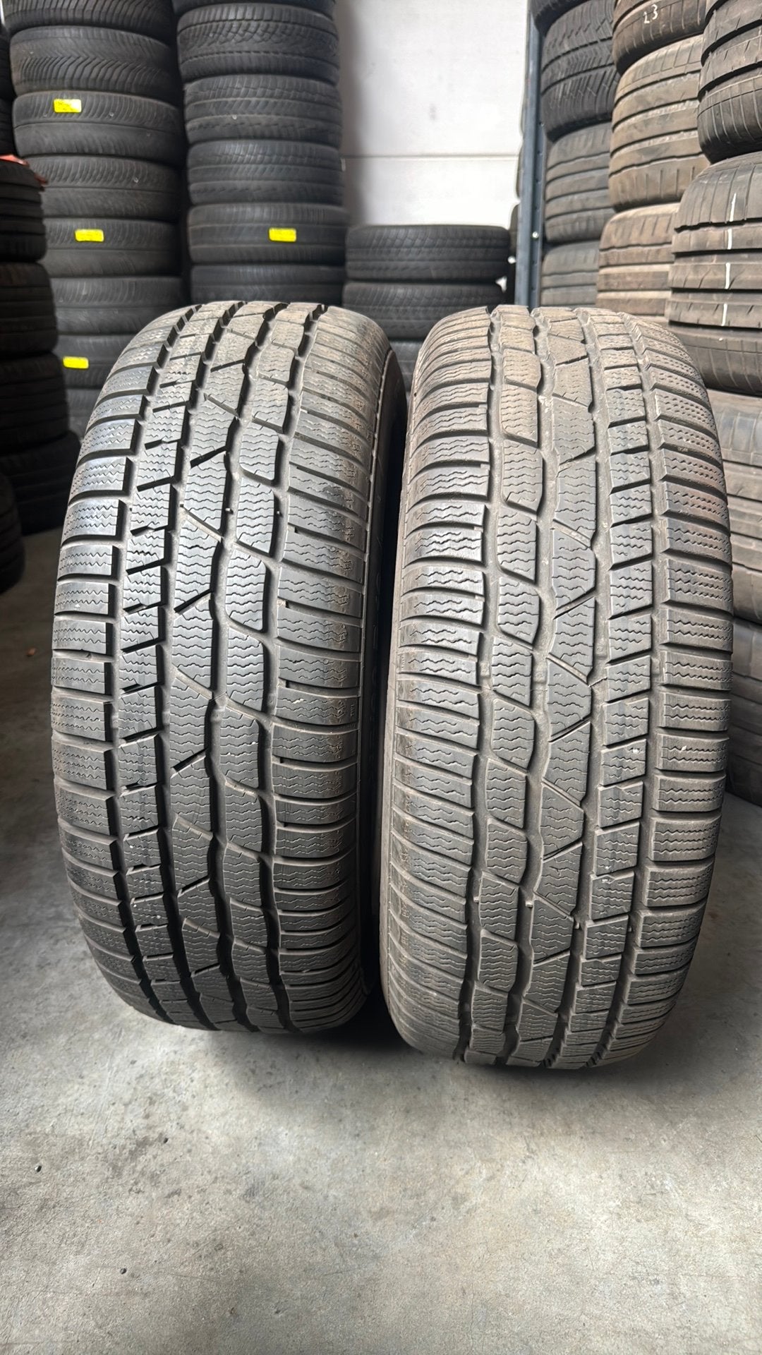 Pneus d'hiver 2156016 215/60/16 215/60R16 marque Continental, Enlèvement