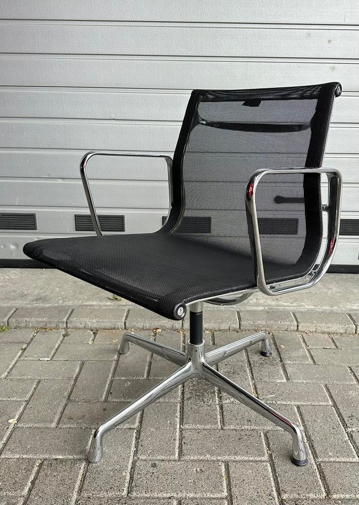 3 chaises design Vitra EA 108, chaises de bureau, Enlèvement, Comme neuf