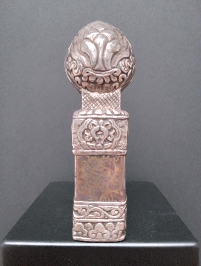 Sceau tibétain du 19 – 20ème siècle en métal argenté., Envoi