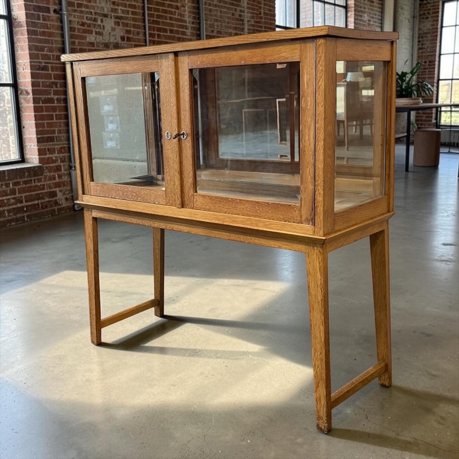 Vitrine vintage en bois/armoire à thé/étagère, Antiquités & Art, Enlèvement