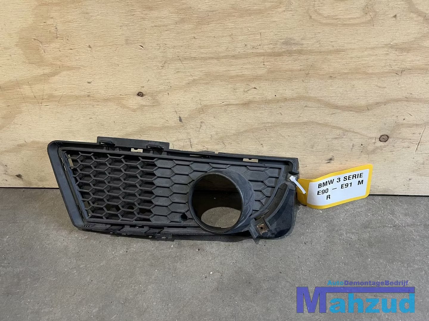 BMW 3 SERIE E90 E91 Rechts bumper rooster M, Auto-onderdelen, Petuelring 130
80788  Munich, DE, Gebruikt, Info@bmw.de, Bumper
