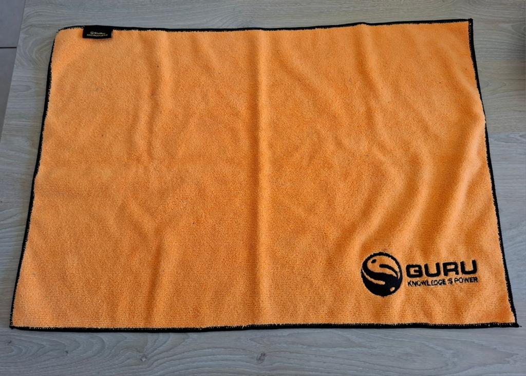 GURU Microfibre Towel, Ophalen of Verzenden, Zo goed als nieuw, Overige typen