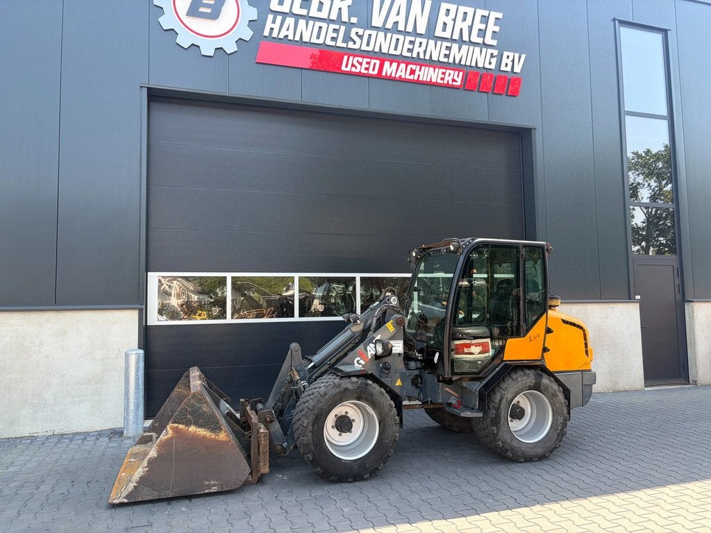 Giant V6004T X-tra minishovel/shovel, Chargeuse sur pneus ou Chouleur