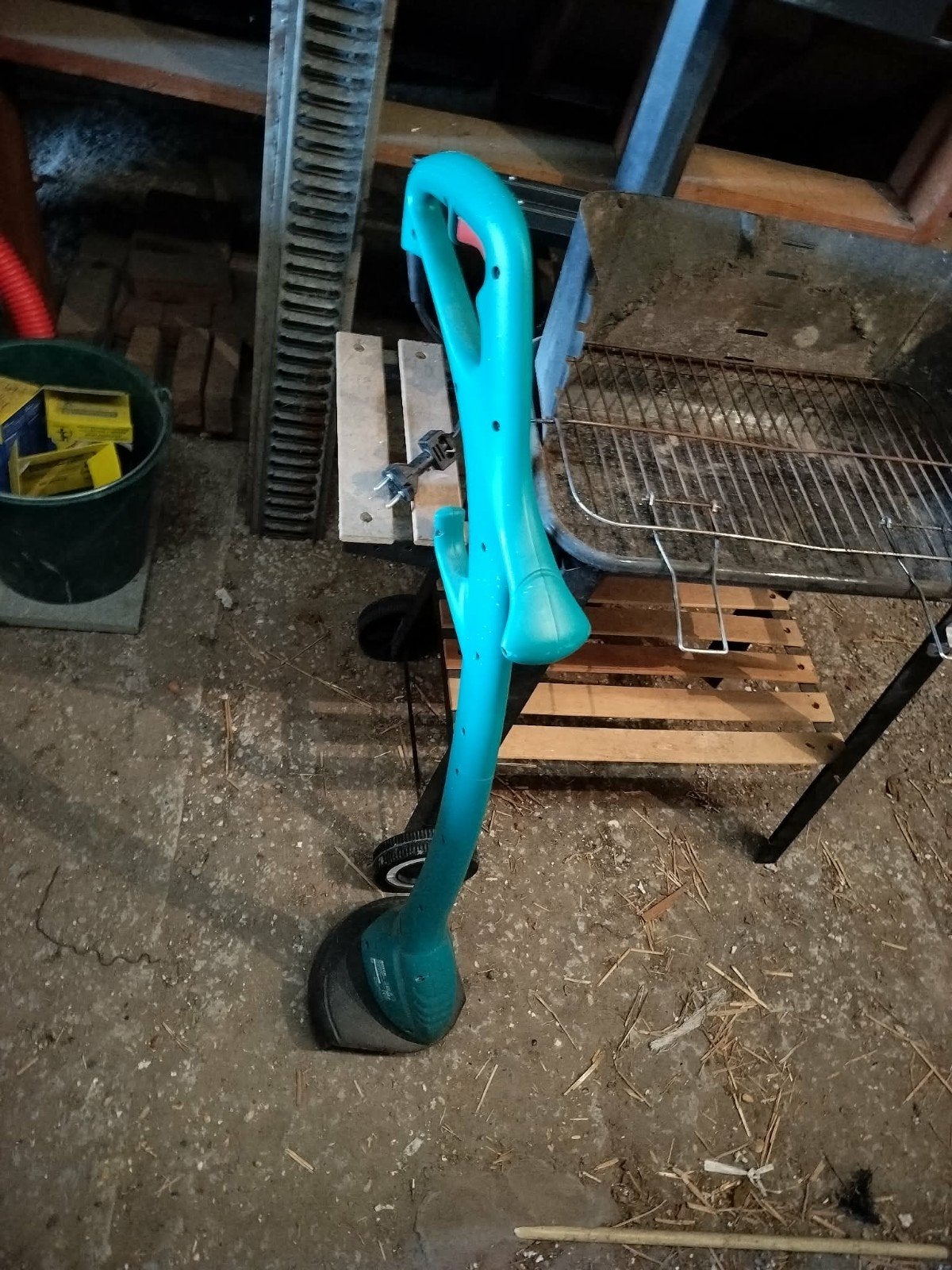 Elektrische graskantensnijder/trimmer (grastrimmer) Bosch, Tuin en Terras, Grastrimmers, Ophalen