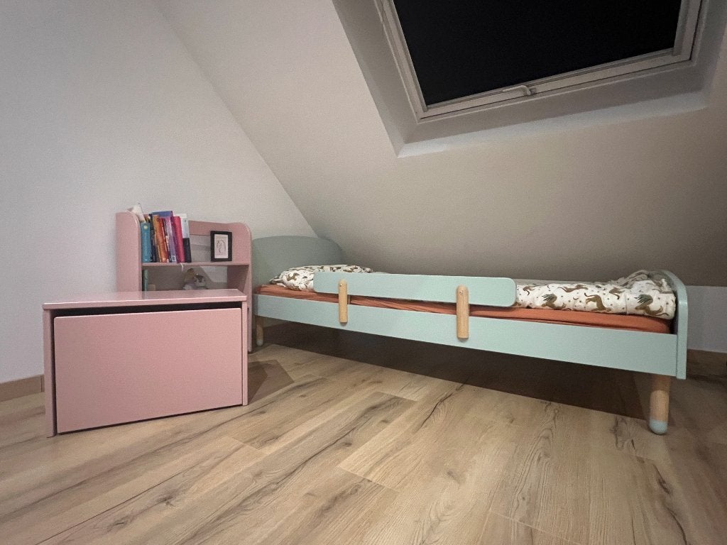 Flexa bed met matras + rekje + nachtkastje, Enfants & Bébés, Chambre d'enfant | Lits, Comme neuf, 180 cm ou plus, 85 à 100 cm