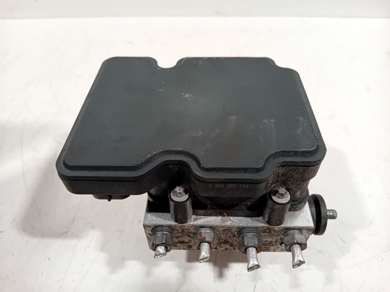 Abs pomp Renault Captur, Onderdelen@venauto.nl, Van der Ven Autorecycling B.V., Ettenseweg 76, 4706 PB Roosendaal, The Netherlands