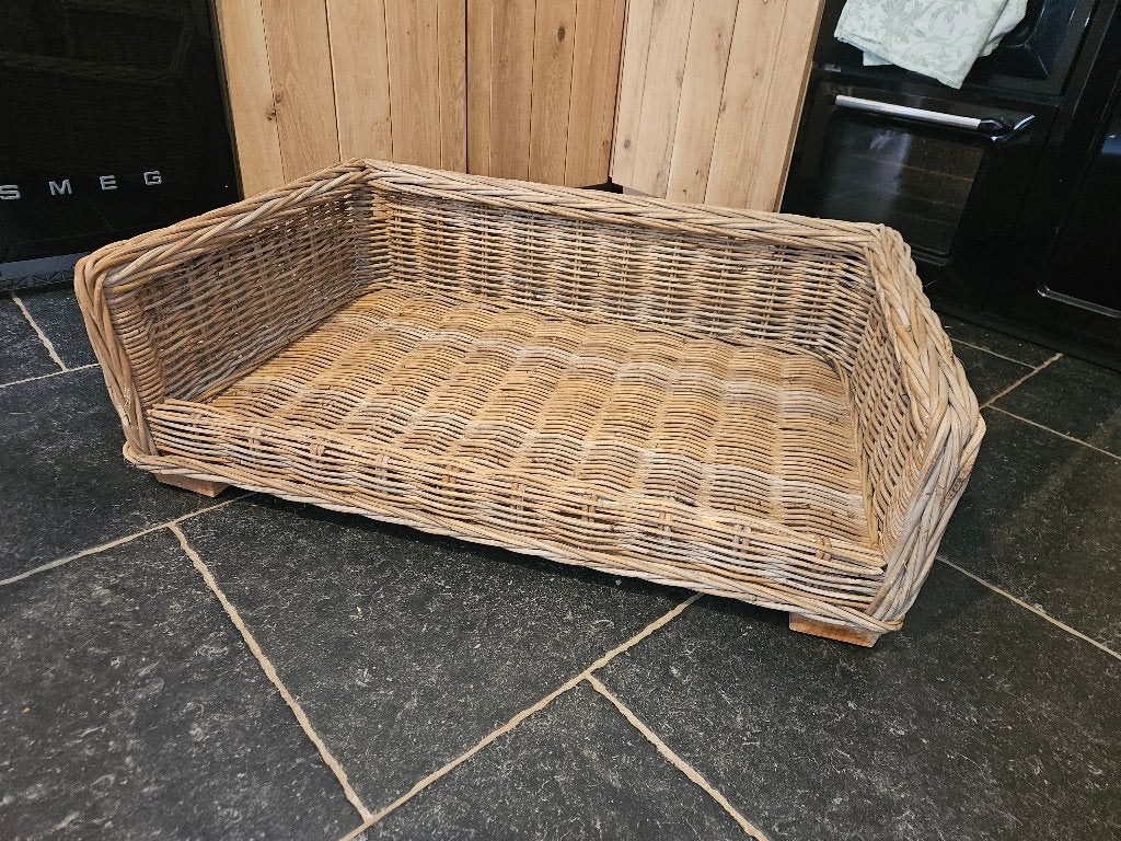 Rieten Hondenmand 98cm op 65cm €100 of goed bod, Dieren en Toebehoren, Hondenmanden, Ophalen, Zo goed als nieuw