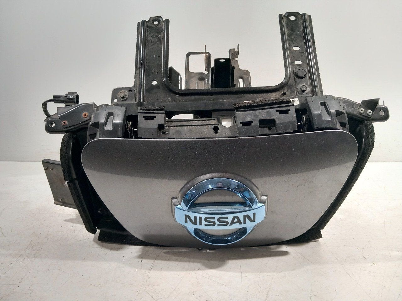 Tank klep Nissan Leaf, Onderdelen@venauto.nl, Van der Ven Autorecycling B.V., Gebruikt, Ettenseweg 76, 4706 PB Roosendaal, The Netherlands